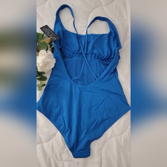 NEW Essentials By Catalina Swimsuit - Picture 4 of 7